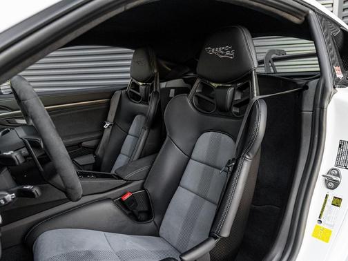 2024 Porsche 718 Cayman GT4 RS