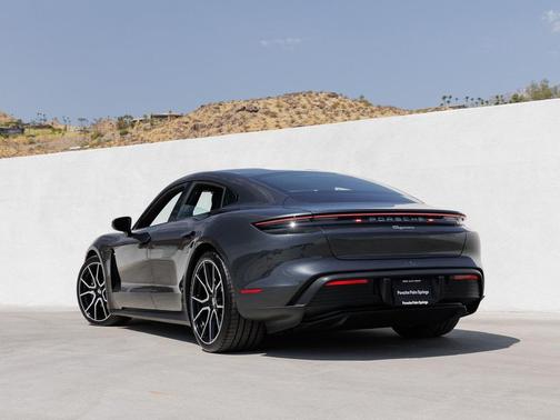 2025 Porsche Taycan 