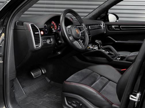 2023 Porsche Cayenne GTS