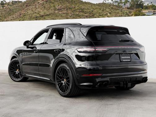 2023 Porsche Cayenne GTS