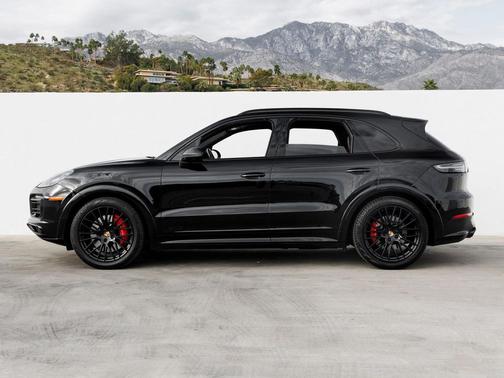 2023 Porsche Cayenne GTS