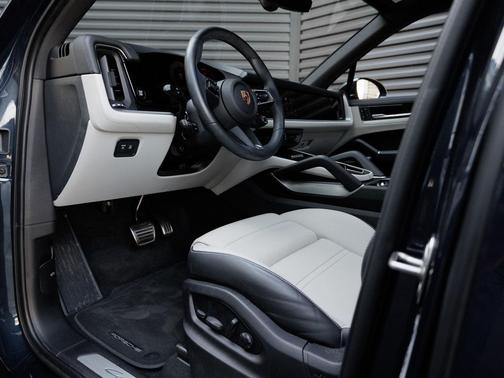 2024 Porsche Cayenne S