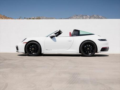 2021 Porsche 911 Targa 4S