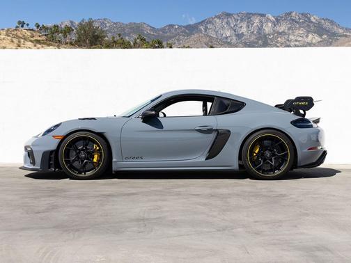 2025 Porsche 718 Cayman GT4 RS