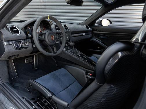 2025 Porsche 718 Cayman GT4 RS