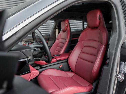 2022 Porsche Taycan Cross Turismo 4S