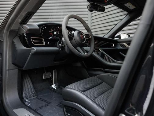 2025 Porsche Taycan 4S