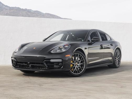2022 Porsche Panamera Turbo S