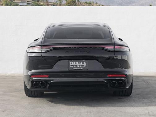 2022 Porsche Panamera Turbo S