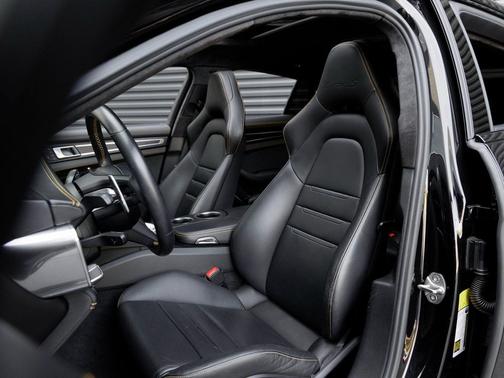 2022 Porsche Panamera Turbo S