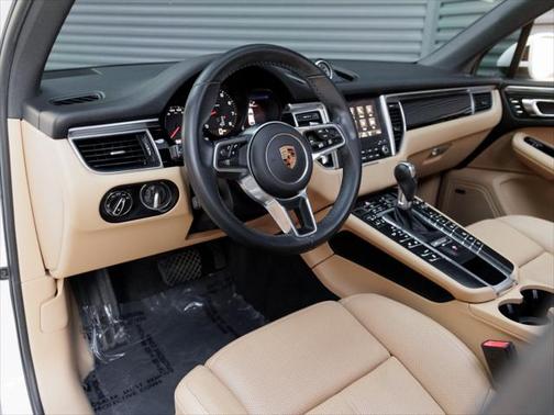 2018 Porsche Macan Base