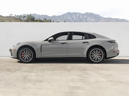 2026 Porsche Panamera GTS