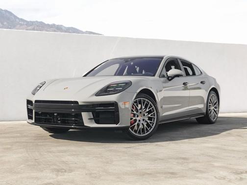 2026 Porsche Panamera GTS