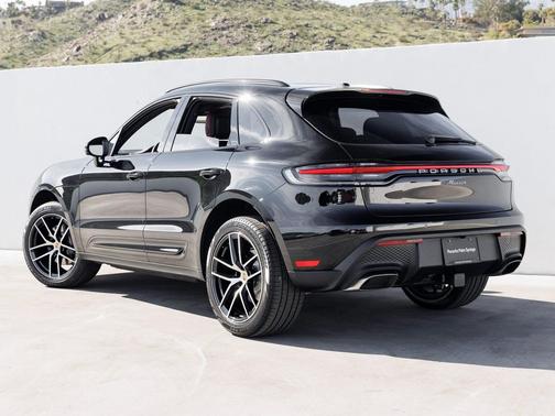 2026 Porsche Macan 