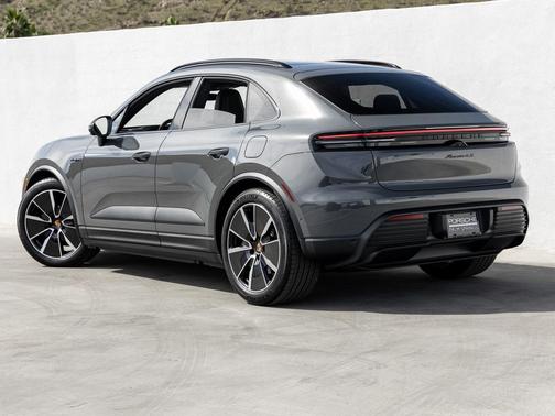 2026 Porsche Macan 4S