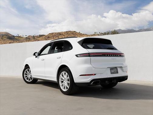 2024 Porsche Cayenne Base (Tiptronic)