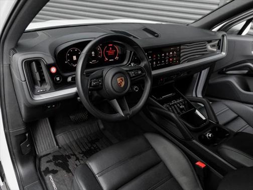 2024 Porsche Cayenne Base (Tiptronic)