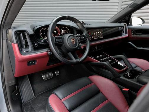 2024 Porsche Cayenne Turbo GT