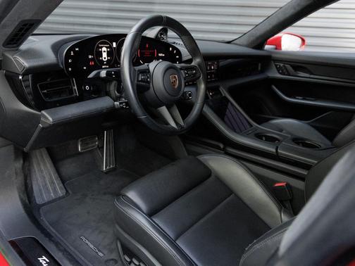 2022 Porsche Taycan GTS