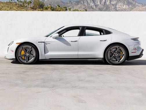 2025 Porsche Taycan Turbo S