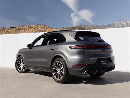 2024 Porsche Cayenne Base (Tiptronic)