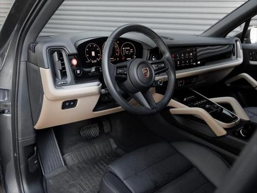 2024 Porsche Cayenne Base (Tiptronic)