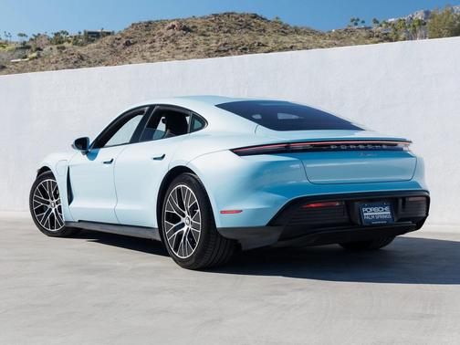 2022 Porsche Taycan Base (A2)