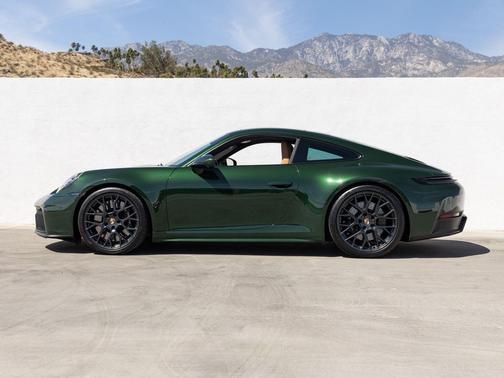 Oak Green Metallic Neo 2026 Porsche 911 Carrera GTS