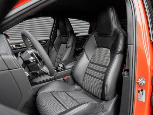 2021 Porsche Cayenne GTS