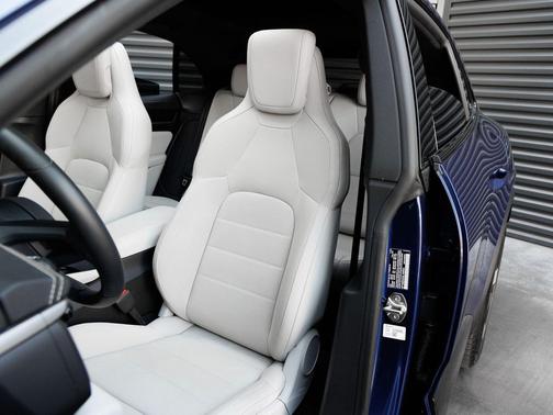 Gentian Blue Metallic 2025 Porsche Macan Macan Electric 4