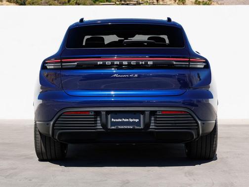 Gentian Blue Metallic 2025 Porsche Macan Macan Electric 4