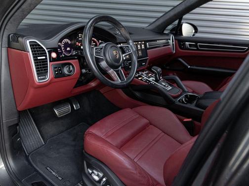 2021 Porsche Cayenne GTS