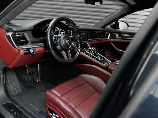 Night Blue Metallic 2020 Porsche Panamera GTS