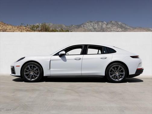 2024 Porsche Panamera Base (PDK)