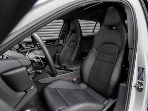 2024 Porsche Panamera Base (PDK)