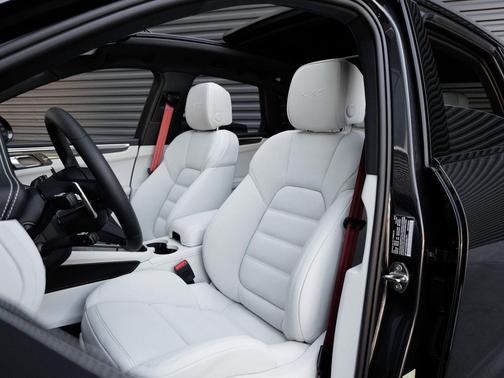2025 Porsche Macan GTS