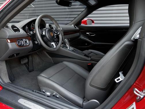 2022 Porsche 718 Cayman T