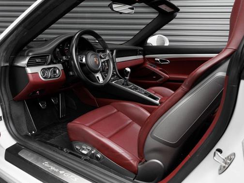 2019 Porsche 911 Targa 4 GTS