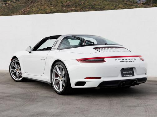 2019 Porsche 911 Targa 4 GTS