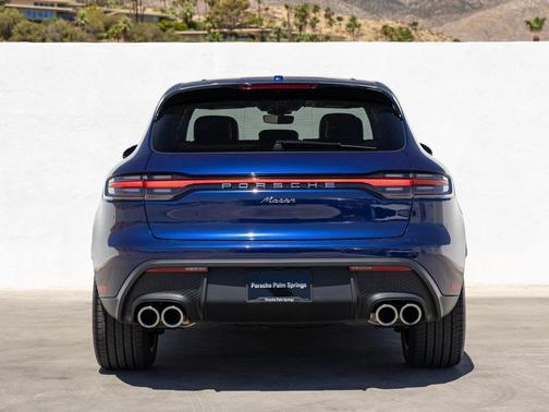 Gentian Blue Metallic 2025 Porsche Macan Macan