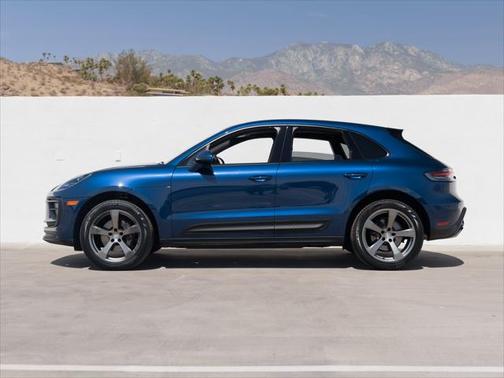2022 Porsche Macan Base