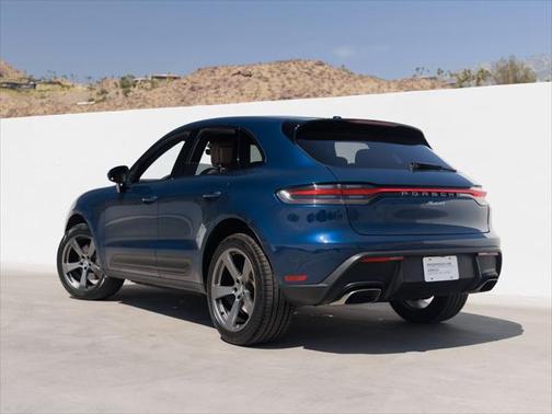 2022 Porsche Macan Base