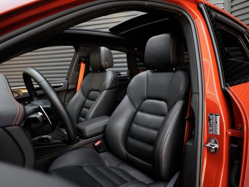 2025 Porsche Macan S