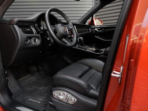 2025 Porsche Macan S