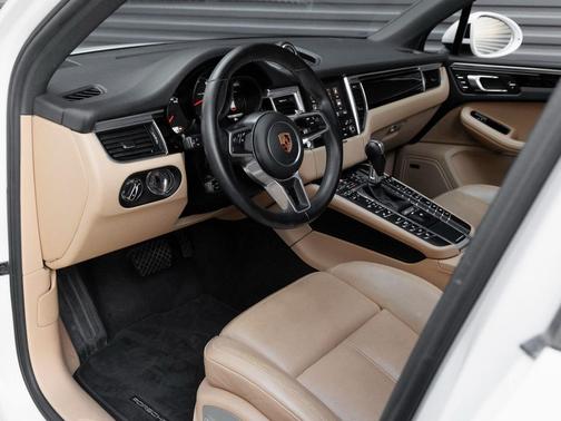 2018 Porsche Macan Sport Edition