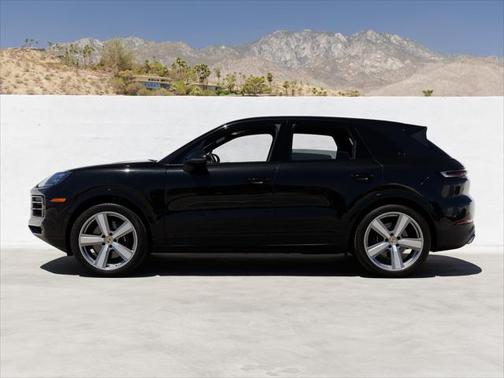 2024 Porsche Cayenne Base (Tiptronic)