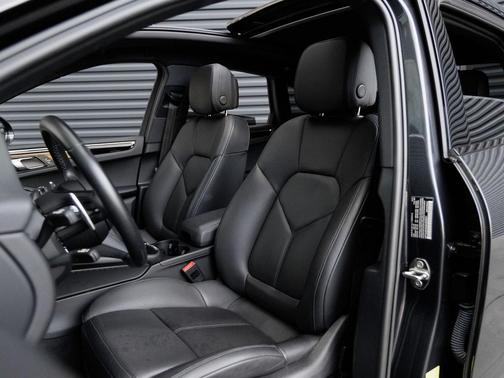 2022 Porsche Macan 