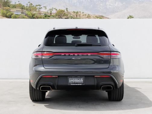 2022 Porsche Macan 