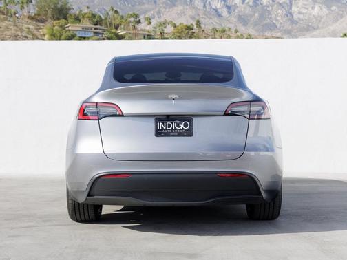 2025 Tesla Model Y Long Range Dual Motor Rear-Wheel Drive
