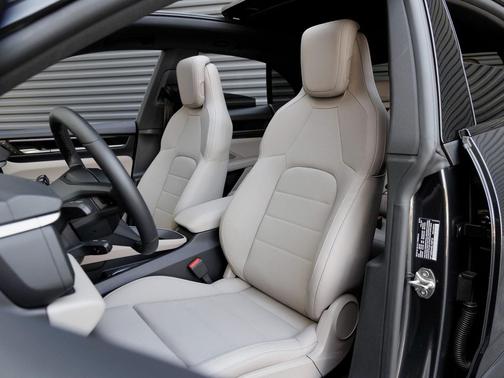 2025 Porsche Macan 4S